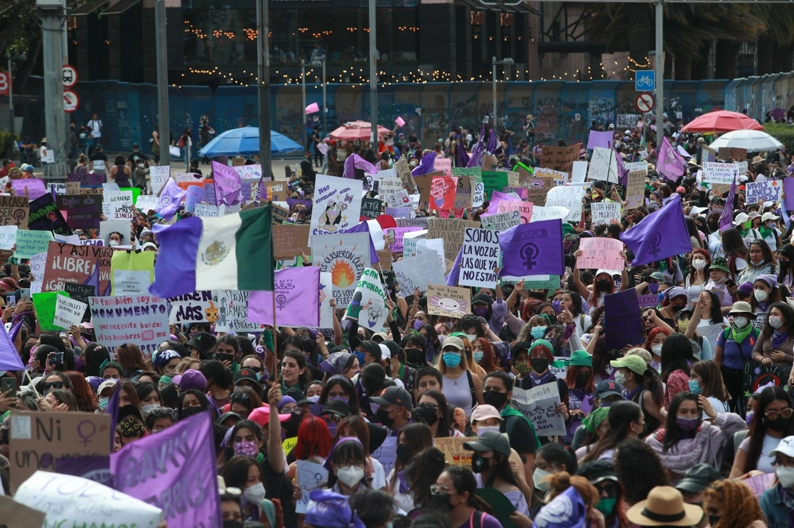 Marcha en la Ciudad de México por el Día Internacional de la Mujer, este 8 de marzo. Foto Alfredo Domínguez