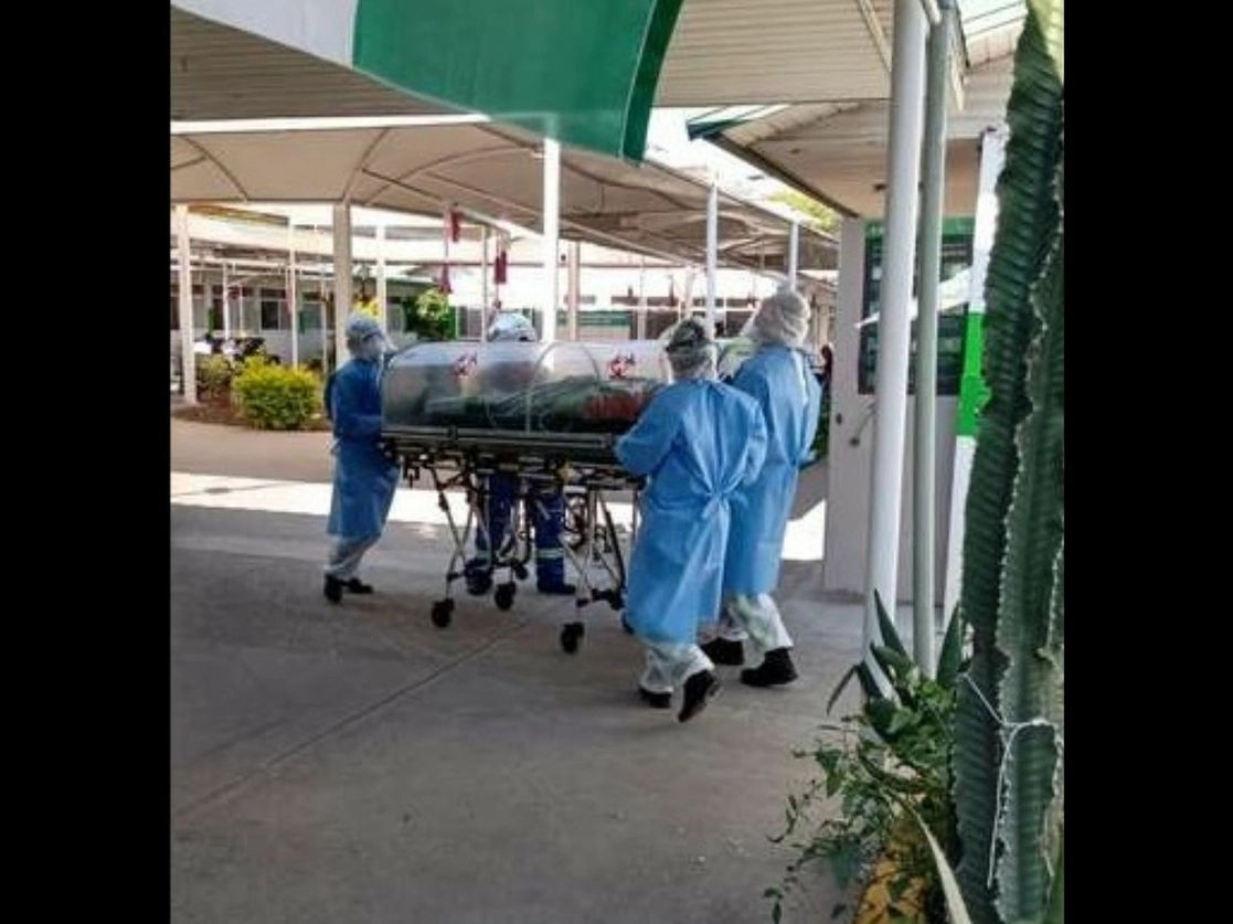 Al menos 60 taxistas de la Central Camionera del Norte y usuarios del CAIS Atlampa fallecieron a causa del coronavirus. Foto La Jornada