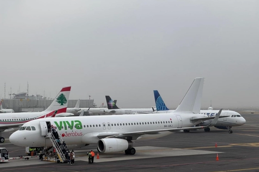 Un banco de niebla en el Aeropuerto Internacional de la Ciudad de México. Foto Alfredo Domínguez / Archivo