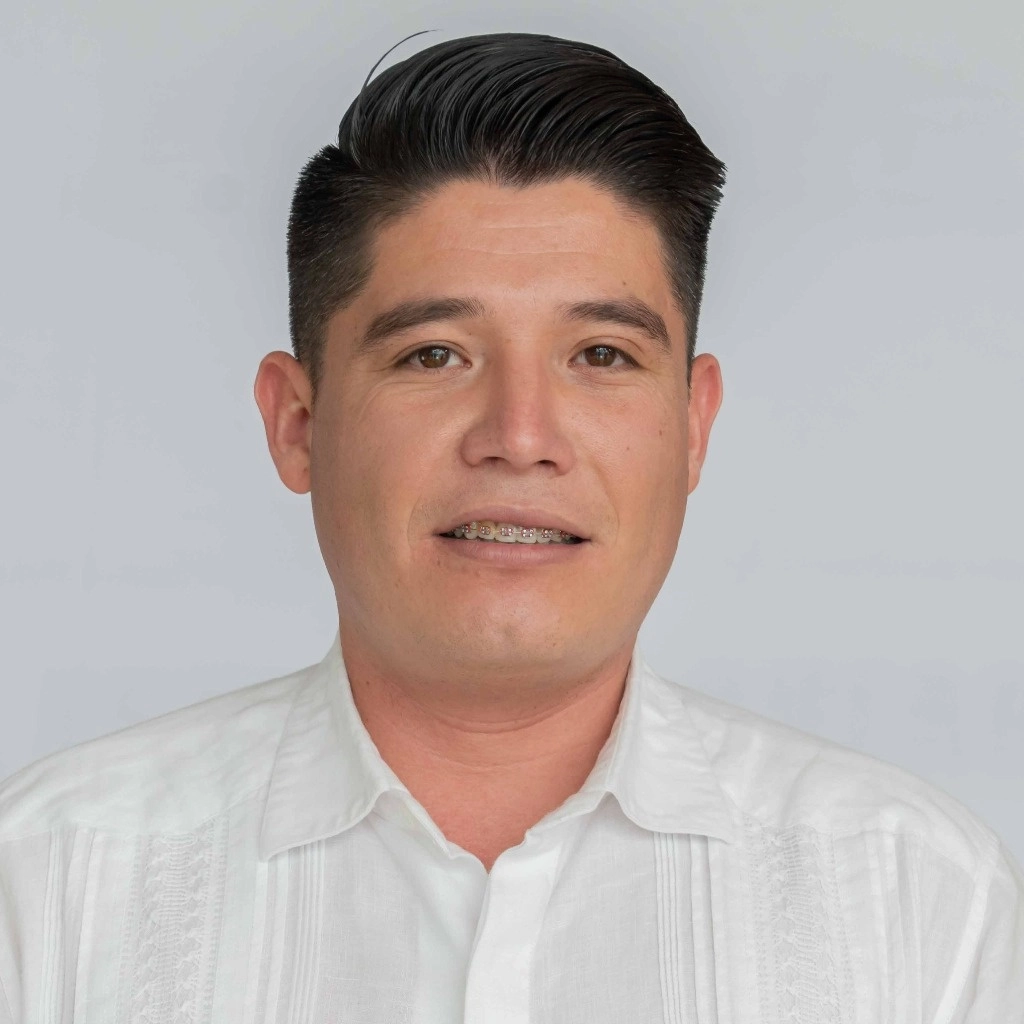 Dijo que son algunos aspirantes que no fueron seleccionados como candidatos, y que lo amenazaron de muerte a través de audios que le enviaron a su teléfono celular. Foto Congresogro.gob.mx