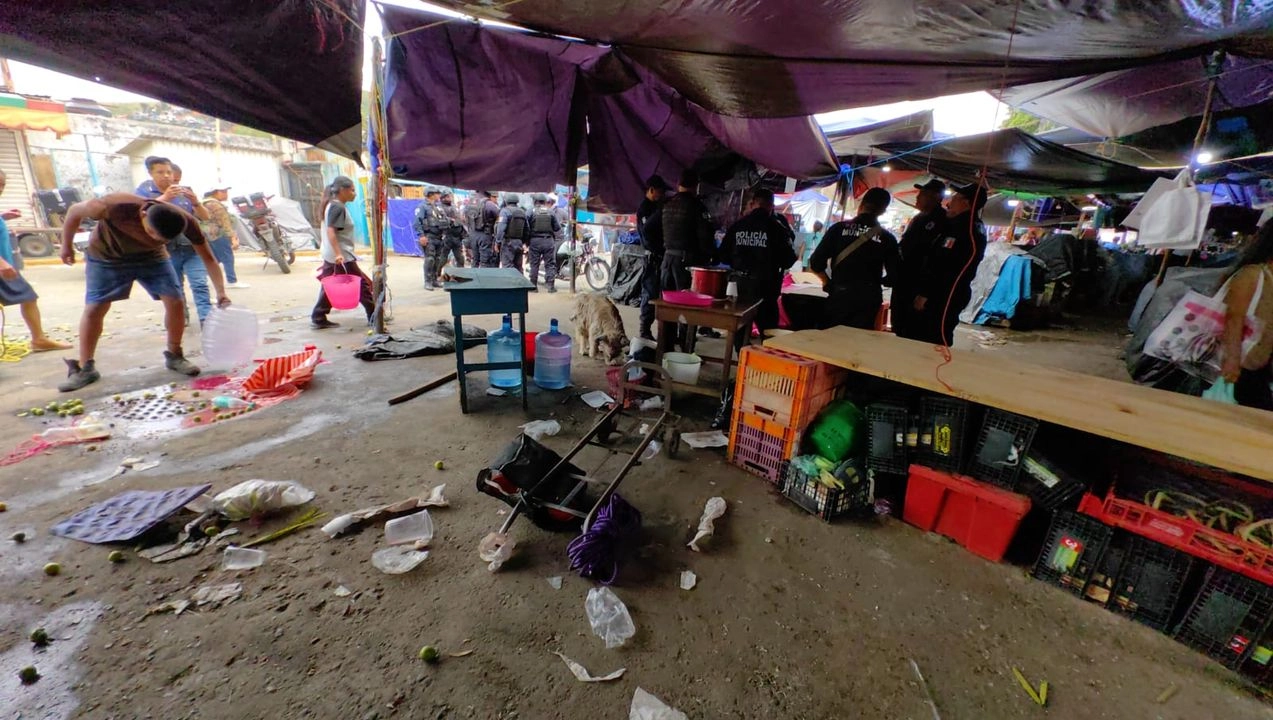 La riña entre comerciantes de la Central de Abasto de Oaxaca terminó en una balacera que generó pánico entre los presentes. Foto