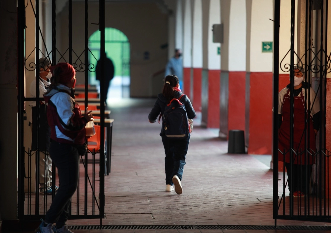 Baja afluencia de estudiantes de primarias en la Ciudad de México, debido al alza de contagios de covid-19, el 19 de enero de 2022. Foto Alfredo Domínguez
