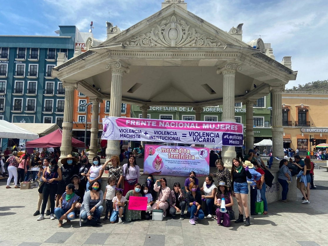 Manifestación en Pachuca, la semana pasada, contra feminicidios y violenta hacia las mujeres. Foto Ricardo Montoya