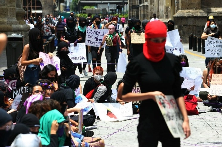 Protesta en Jalisco por feminicidios. Foto Arturo Campos Cedillo