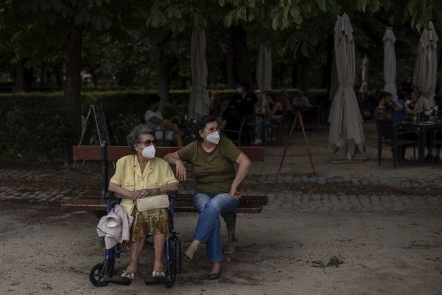 En el parque del Retiro en Madrid, España. Foto Ap