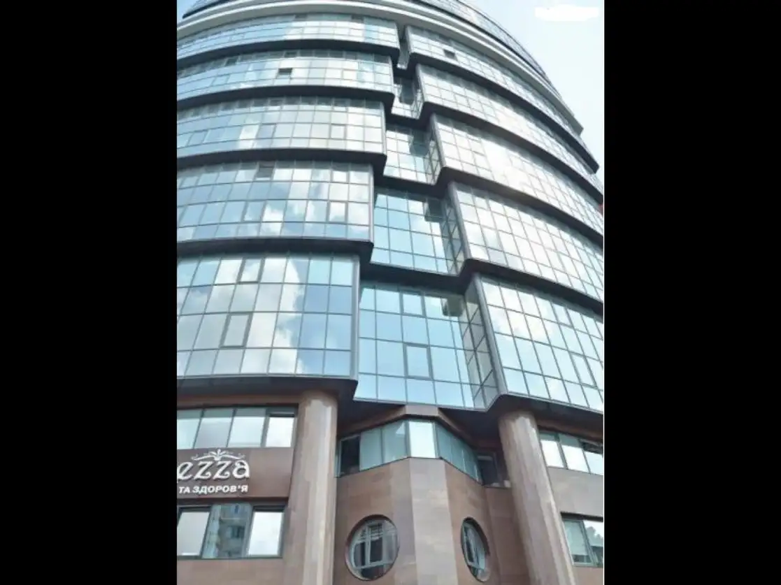 La embajada de México en Ucrania se localiza al interior del edificio del Carnegie Center, en la capital ucrania. Foto tomada del sitio de https://embamex.sre.gob.mx/ucrania / Archivo