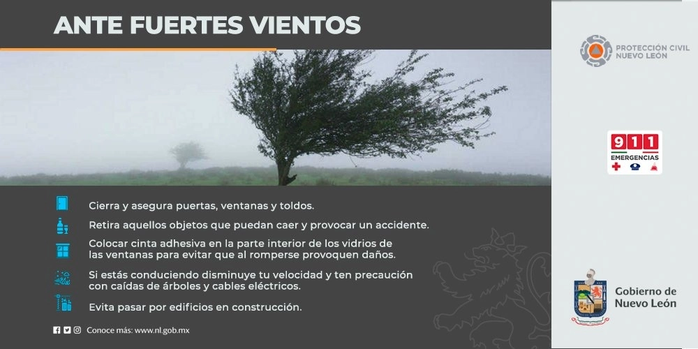 Fuertes vientos con rachas de hasta 80 kilómetros se registraron en Monterrey y su área metropolitana durante la madrugada de este jueves, informó Protección Civil del estado. Imagen tomada del Twitter de @PC_NuevoLeon