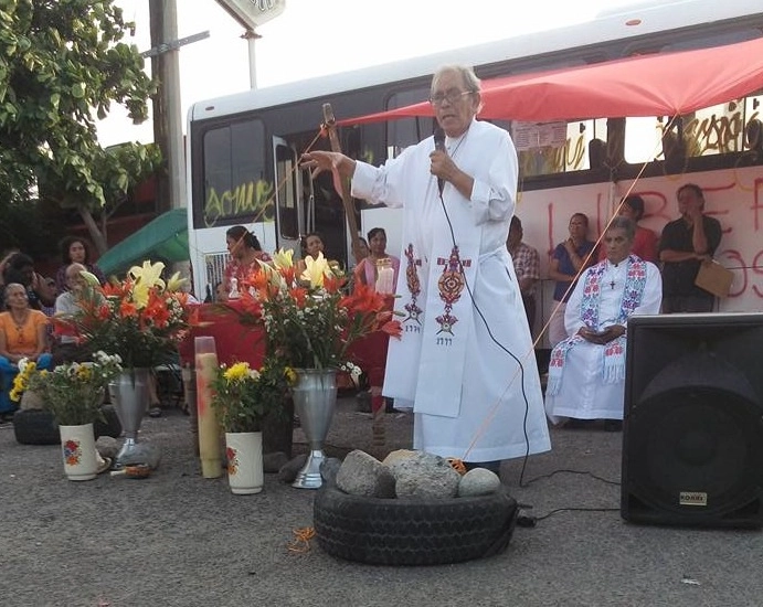  El obispo emérito de Tehuantepec, Arturo Lona Reyes, quién es conocido como “El obispo de los pobres” se encuentra delicado de salud. Foto La Jornada