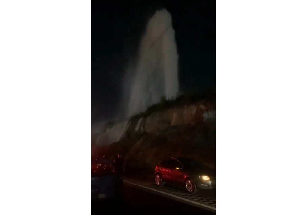 La fuga puede observarse a metros de distancia. Foto La Jornada