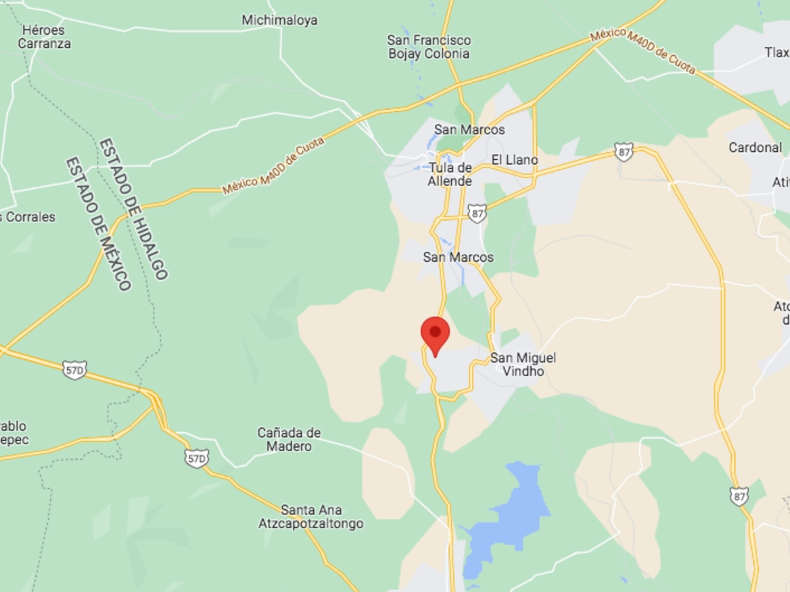 Bidones con supuesto ‘huachicol’ explotaron y causaron un incendio en un paraje de La Guitarra, en el municipio hidalguense de Tula. Foto tomada de Google Maps 