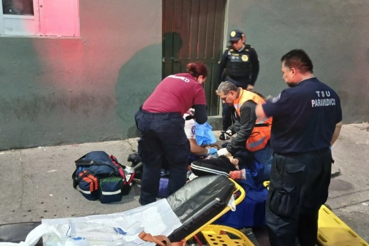 Además, durante la mañana de este lunes, personal del Metro participó en el apoyo a una mujer en labor de parto al exterior de la estación Guelatao de la Línea A. Foto tomada de la red social X @MetroCDMX