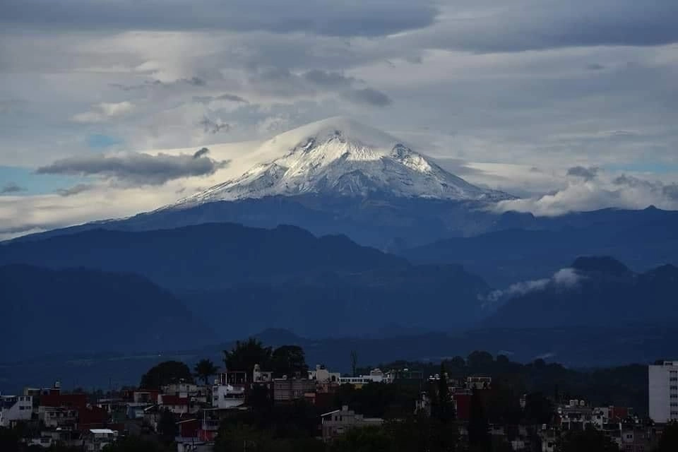 Se registró la primera nevada de la temporada invernal 2023-2024 en las zonas altas del Pico de Orizaba y el Cofre de Perote, el 23 de noviembre de 2023. Foto Eirinet Gómez
