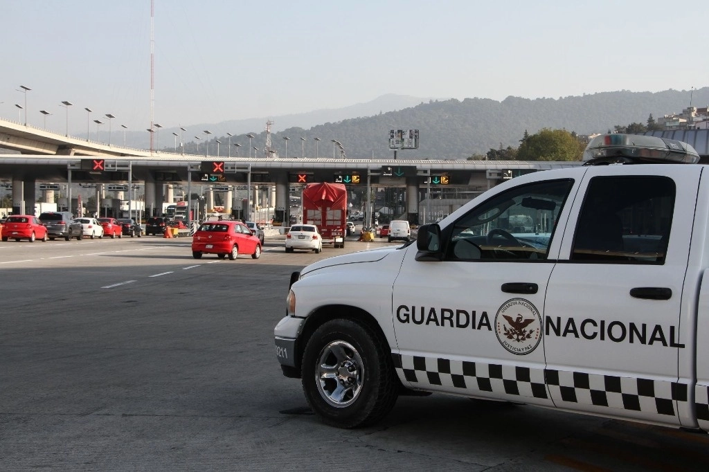 Los elementos tuvieron una fuerte querella con operadores de grúa en la México - Querétaro    