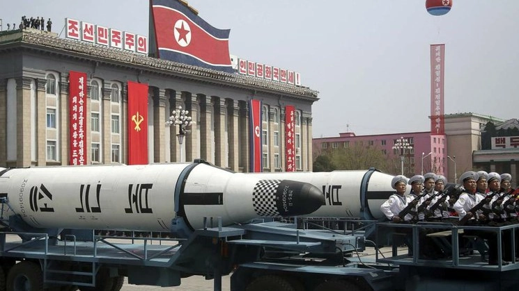 Misiles en una demostración de armas en Corea del Norte. Foto Ap/ archivo