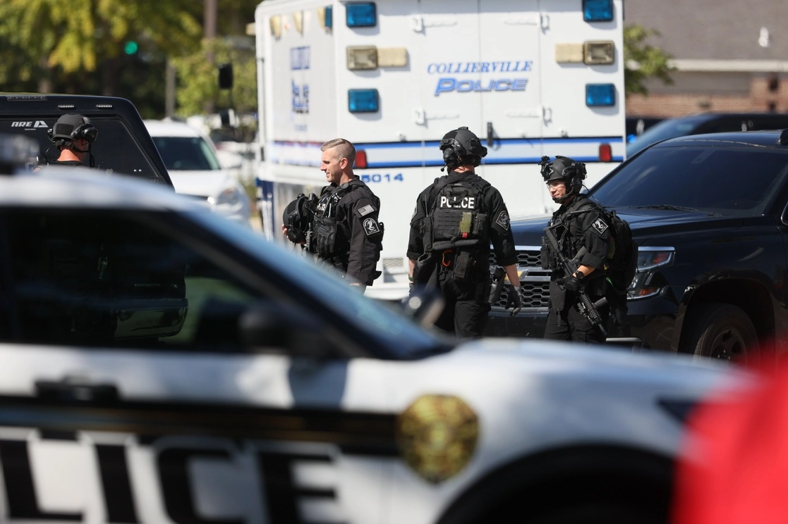 El tiroteo que dejó 12 personas heridas ocurrió dentro de un supermercado en un suburbio de Memphis, Tennessee, Estados Unidos, el 23 de septiembre de 2021. Foto Ap 