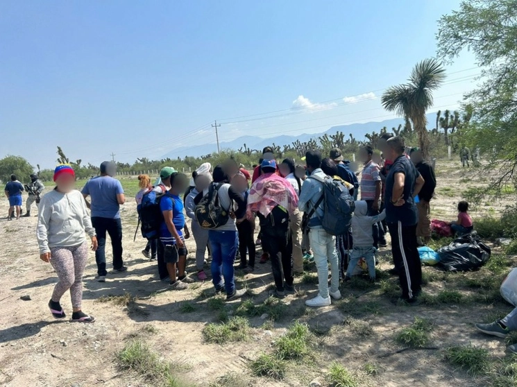Algunos de los integrantes del grupo de migrantes rescatados. Foto Inami