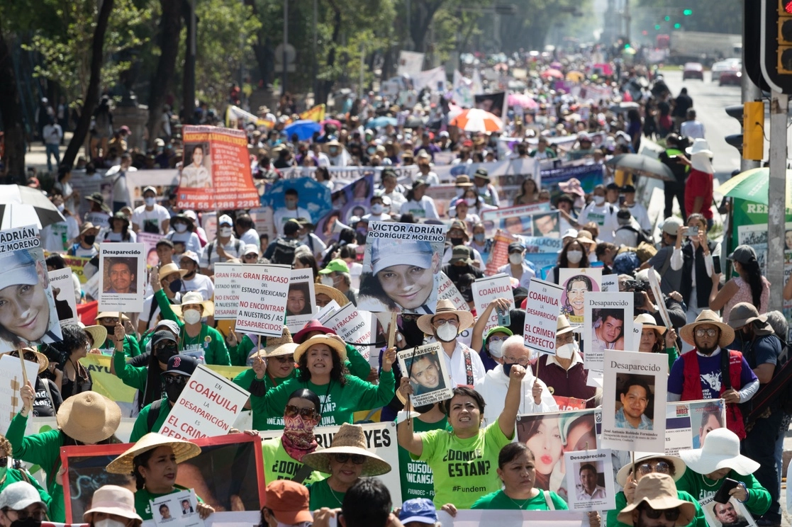 Familiares de desaparecidos durante una protesta en la Ciudad de México, el pasado 10 de mayo de 2022. Foto Alfredo Domínguez