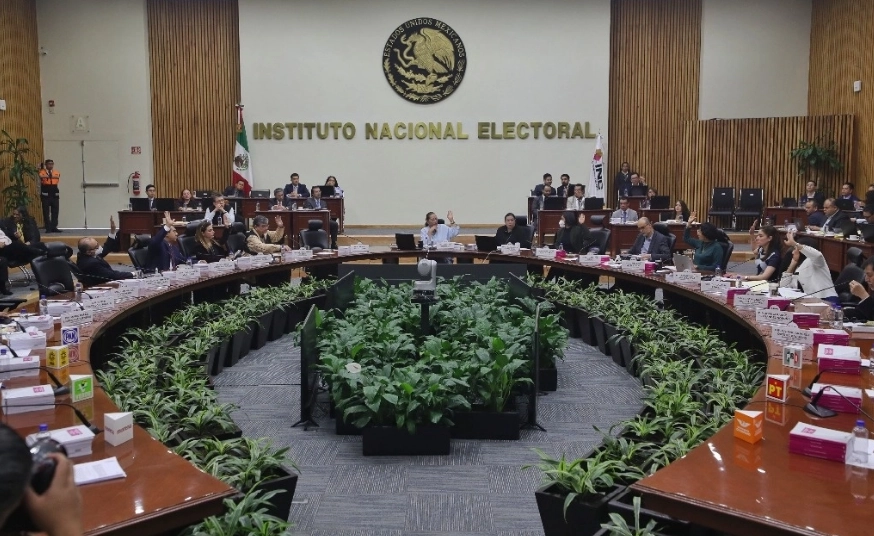 Sala de sesiones del Consejo General del INE. 