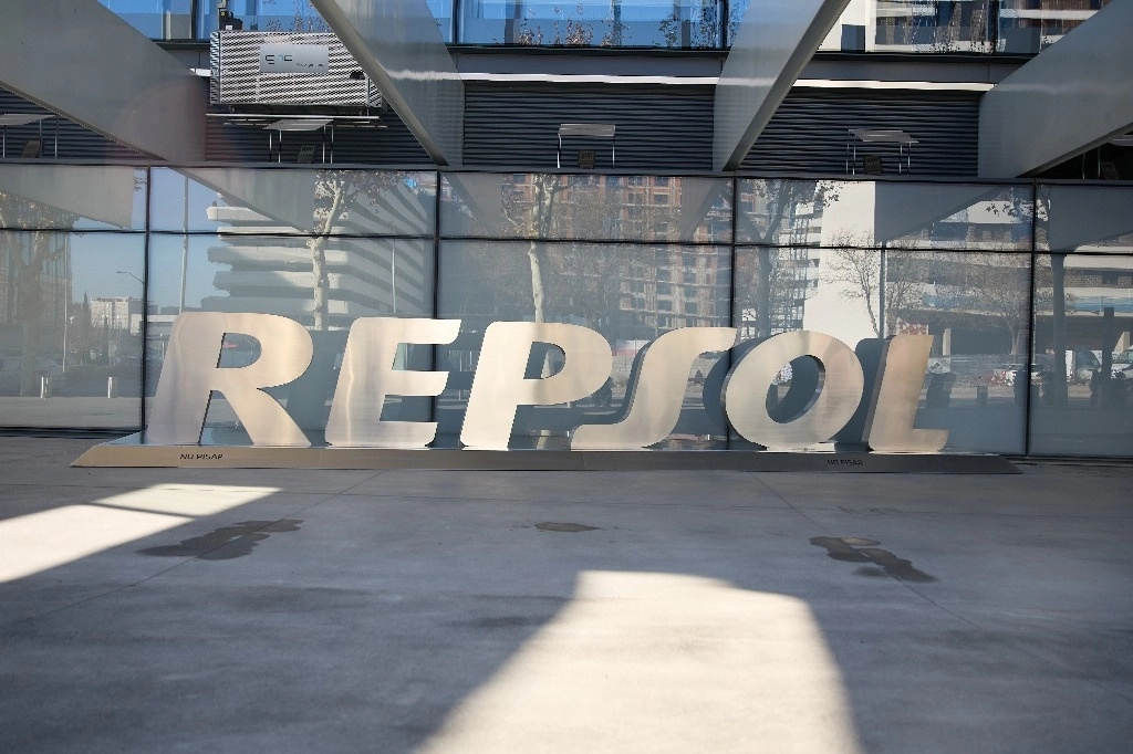 Para Repsol, la operación se inscribe en su estrategia de diversificación hacia las energías renovables a partir de su negocio tradicional de petróleo y gas. Foto Europa Press.