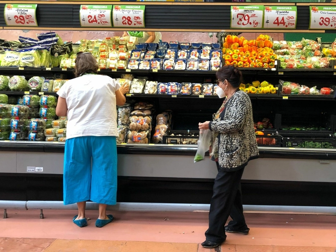 Los hogares de México observaron una mejoría sobre la situación económica esperada de los miembros del hogar dentro de 12 meses, respecto a la actual. Foto Yazmín Ortega Cortés / Archivo