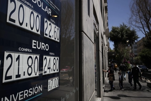 EL tipo de cambio cerró este jueves con una ligera ganancia para el peso mexicano. Foto Yazmín Ortega