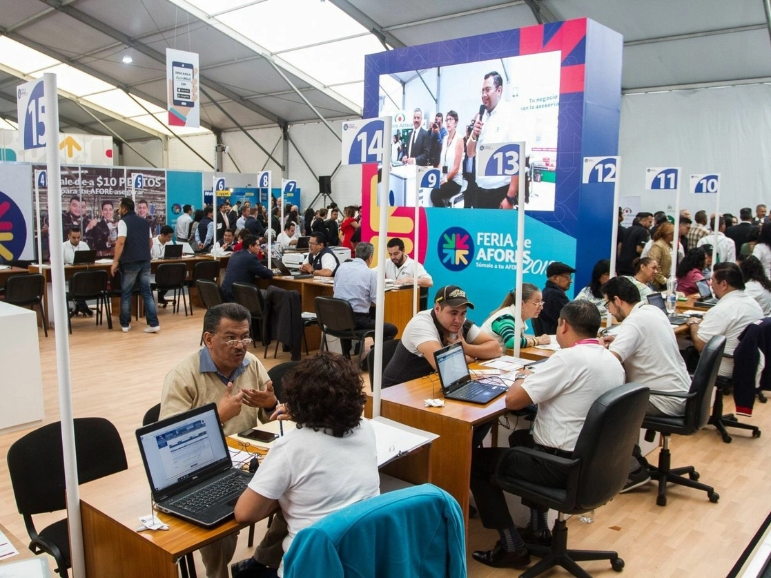 En lo que va del año, los trabajadores han dispuesto de 16 mil 471 millones de pesos de sus cuentas en las Afore. Foto Cuartoscuro / Archivo