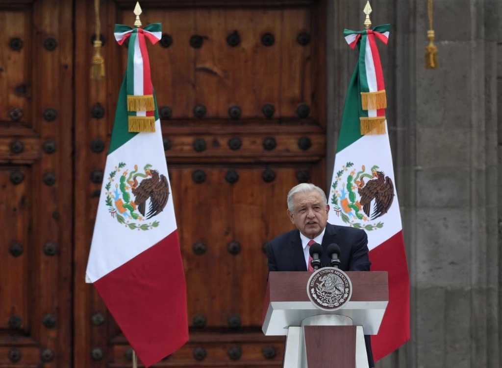 El presidente López Obrador ofrece su sexto informe de gobierno en el Zócalo capitalino, el 1 de septiembre de 2024. Foto Marco Peláez 


