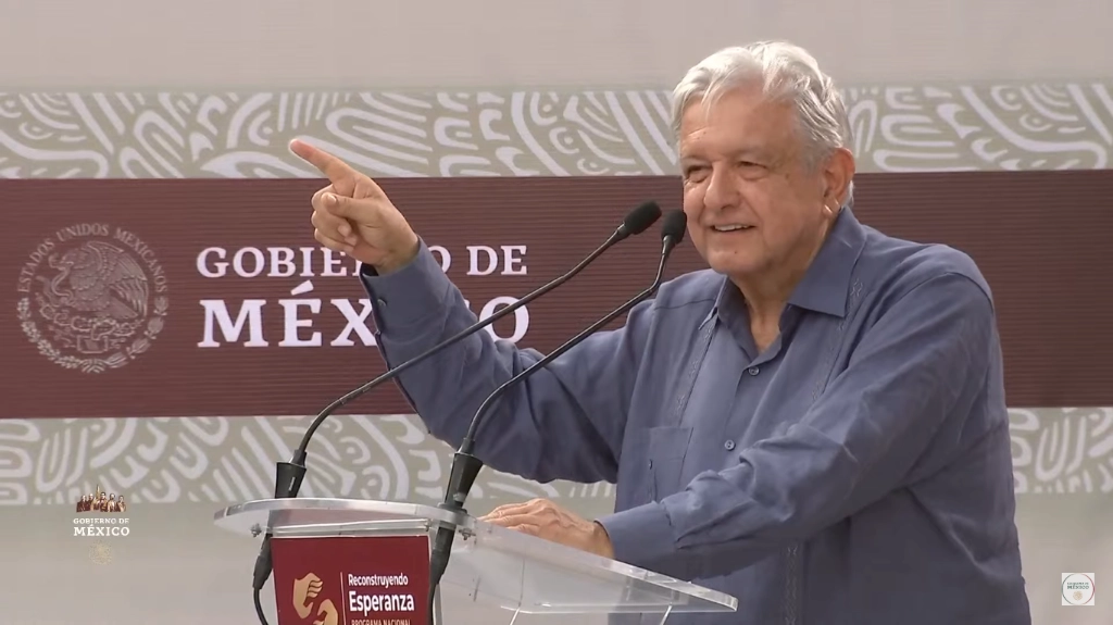 El presidente Andrés Manuel López Obrador durante la evaluación del Programa Nacional de Reconstrucción, desde Tlaquiltenango, Morelos. Imagen tomada de la transmisión en vivo del evento