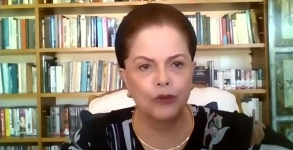 La ex presidenta de Brasil, Dilma Roussef, participó en el foro para la Evolución mexicana, convocado por la dirigencia de Movimiento Ciudadano, el 15 de febrero de 2021. Imagen tomada de la transmisión a través del Twitter de @MovCiudadanoMX