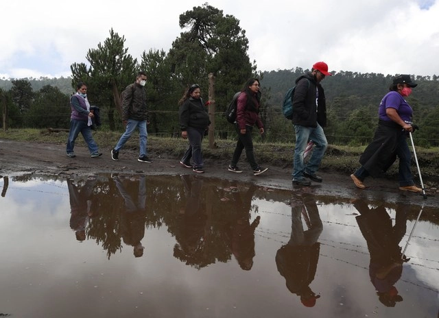 Diferentes colectivos de familiares de desaparecidos realizaron una búsqueda en el Ajusco, el 18 de agosto pasado. Foto Alfredo Domínguez