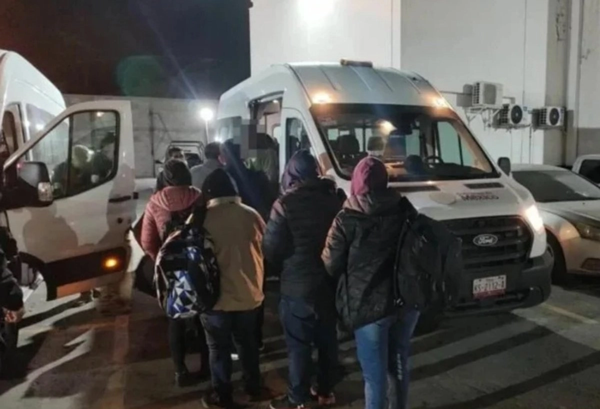 Un grupo de 18 migrantes procedentes de Ecuador, El Salvador, Guatemala y Honduras, así como de estados del sur de México fueron rescatados de una casa donde se encontraban retenidos a la espera de cruzar a Estados Unidos. Foto