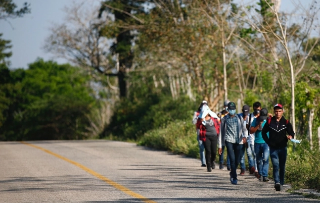 Migrantes se dirigen a la frontera norte. Foto Víctor Camacho / Archivo