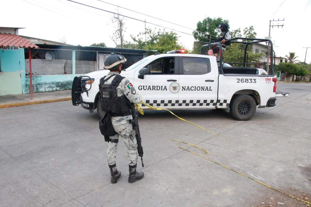 Ante la agresión a los elementos de la FGE, la Secretaría de Seguridad Pública activó el “Código Rojo” por lo que diversos elementos de Policía Estatal se movilizaron para reforzar la seguridad en la zona. Foto Iván Sánchez