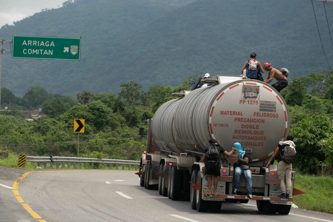 Migrantes exponen la vida en su intento de llegar a la frontera con Estados Unidos. Foto Cuartoscuro/Archivo