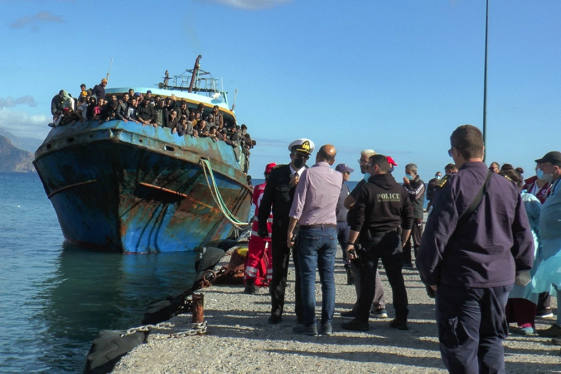 Unos 500 migrantes fueron rescatados en el mar frente a la isla griega de Creta, el 22 de noviembre de 2022. Foto Afp 