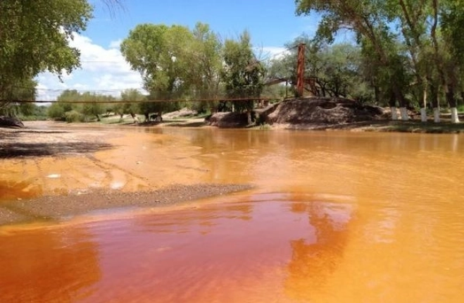 Defensores del medio ambiente pide que el plan de rescate del río Sonora sea integral e incluya atención médica a la población afectada. Foto 