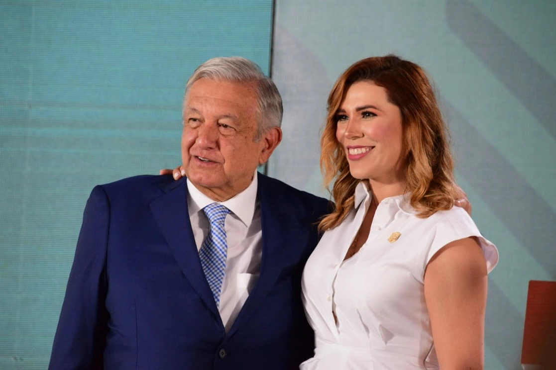 El presidente Andrés Manuel López Obrador y la gobernadora de Baja California, Marina del Pilar Ávila Olmeda, durante la conferencia matutina de prensa en Tijuana, Baja California, el 19 de agosto de 2022. Foto Juan Pablo Guerra




