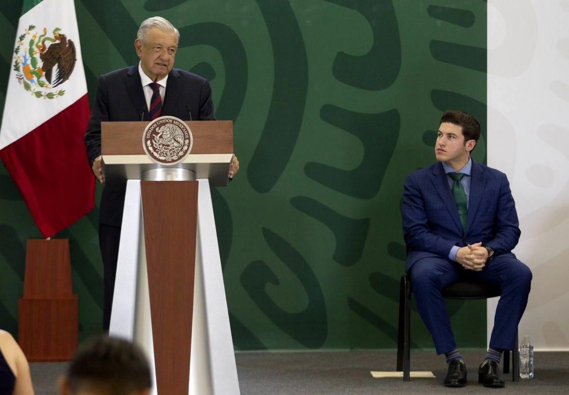 El gobernador de Nuevo León, Samuel García, y el presidente Andrés Manuel López Obrador durante la conferencia de prensa matutina en Apodaca, Nuevo León. Foto Cuartoscuro