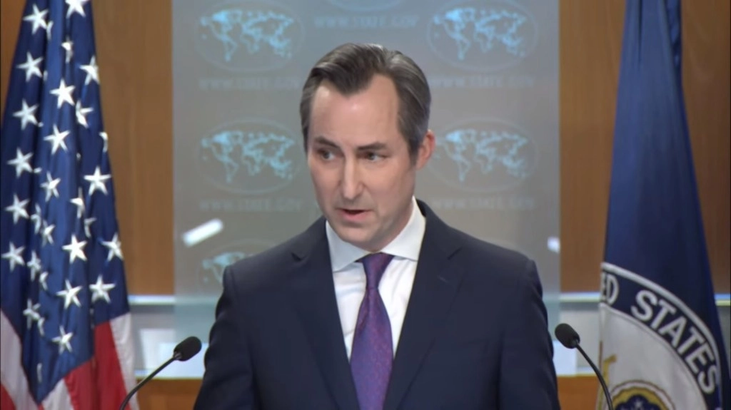 El vocero del Departamento de Estado respondió: “No tengo ninguna conversación diplomática para leer, pero es posible que usted haya escuchado al secretario de prensa de la Casa Blanca hablar sobre esta cuestión el viernes". Foto Captura de Conferencia de Prensa del Departamento de Estado