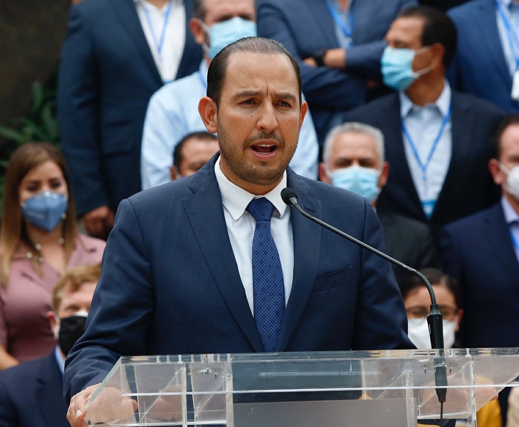 “El asedio al INE busca culparlo por el previsible fracaso de la consulta armada por Morena”, dijo Marko Cortés, presidente del blanquiazul. Foto Guillermo Sologuren / Archivo