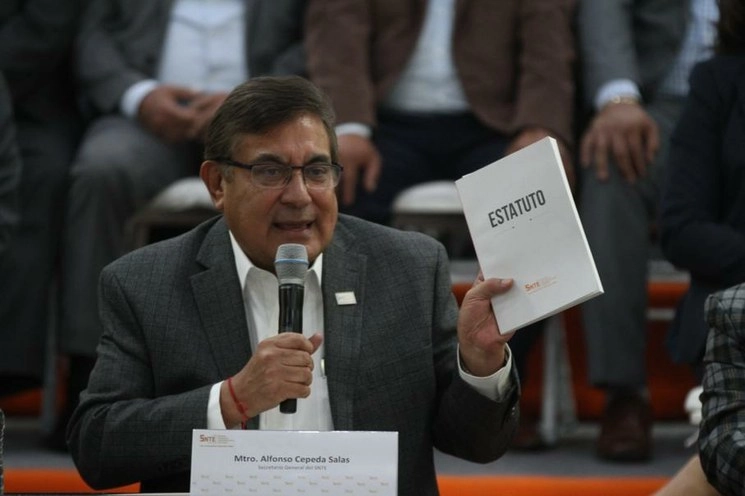 Alfonso Cepeda Salas, dirigente nacional del SNTE en imagen de archivo. Foto María Luisa Severiano