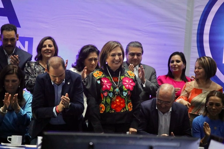 Xóchitl Gálvez, senadora del PAN y aspirante a candidata presidencial por el Frente Amplio, durante una reunión plenaria de senadores del PAN, el 29 de agosto de 2023. Foto María Luisa Severiano 