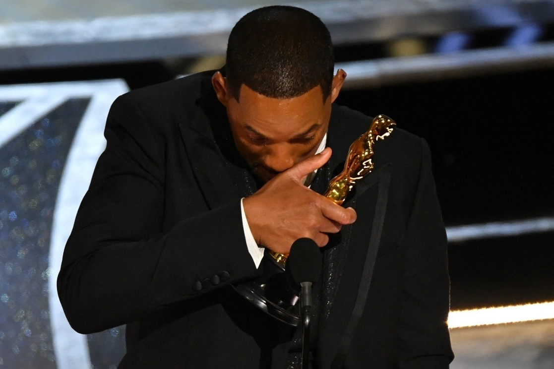 El actor Will Smith al recibir el premio Óscar en la categoría de "Mejor actor", el 27 de marzo de 2022. Foto Afp / Archivo
