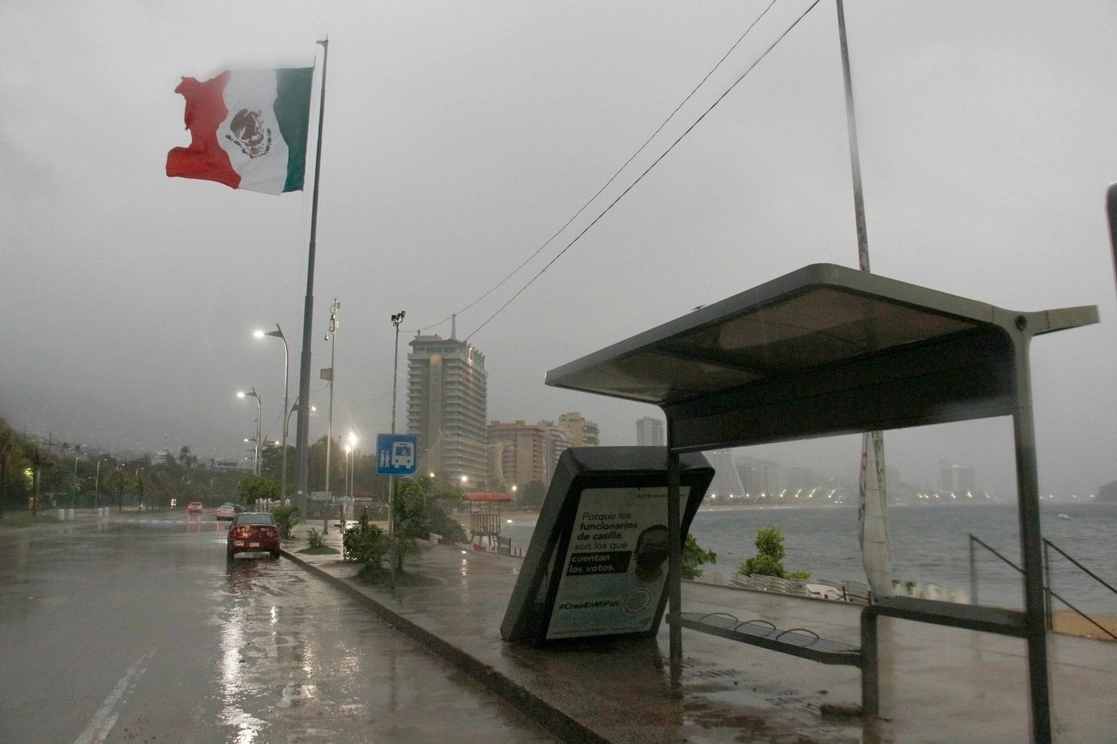 La tormenta ‘Dolores’ a su paso por las costas de Guerrero. Foto Cuartoscuro / Archivo