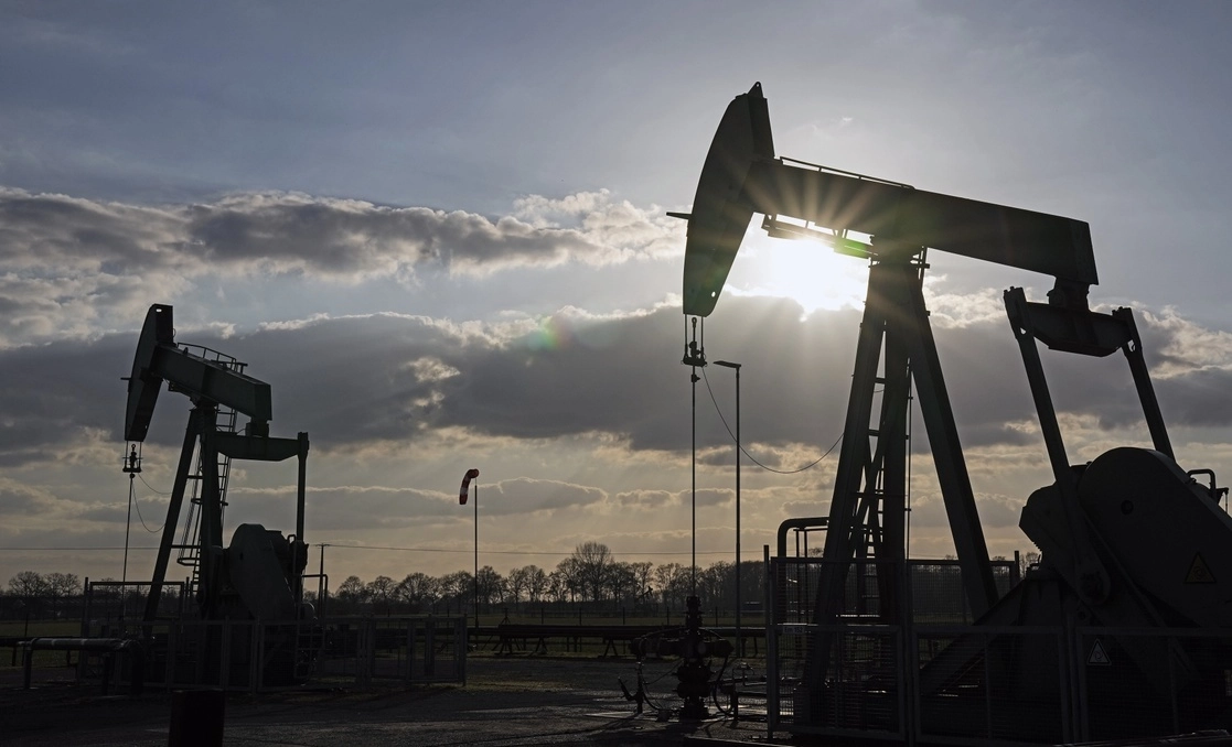 Rusia también ha frenado sus envíos de gas natural a Europa luego de que la mayoría de los países rechazaron el requerimiento de Vladimir Putin de realizar pagos en rublos en lugar de en dólares o euros. Foto Ap /Archivo

