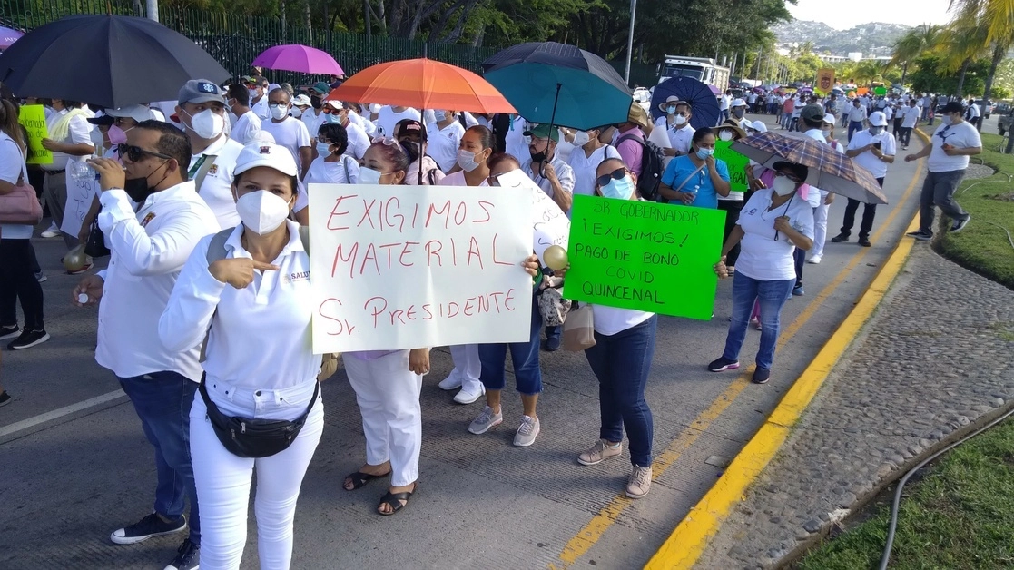 Personal de salud protesta en calles de Acapulco, Guerrero el pasado 11 de octubre de 2021. Foto Héctor Briseño