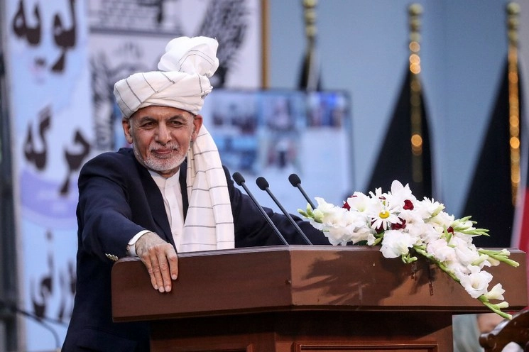 El presidente afgano Ashraf Ghani habla durante el primer día de la Loya Jirga, una gran asamblea de ancianos afganos, en el Loya Jirga Hall en Kabul, el 7 de agosto de 2020. Foto Afp