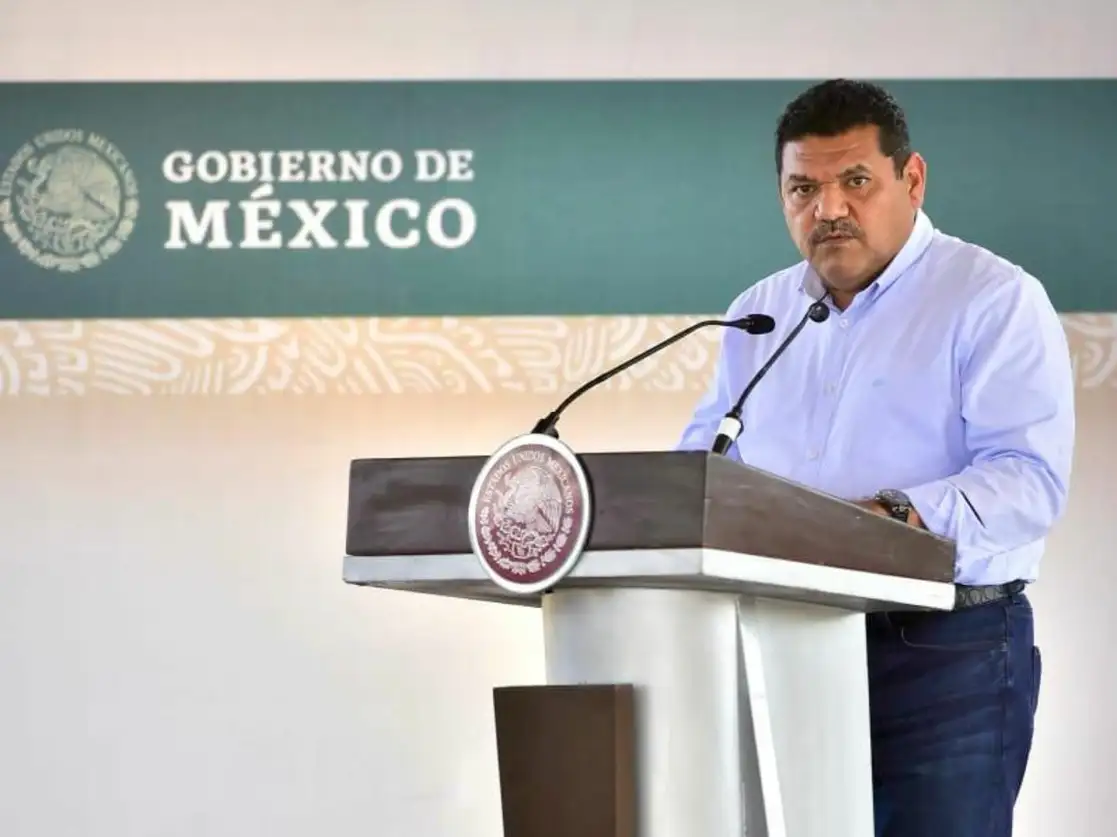 El titular de la Secretaría de Bienestar, Javier May Rodríguez, a través de redes sociales expuso: “Luego que el fin de semana acompañé al presidente @lopezobrador_ a evaluaciones de programas para el #Bienestar, me fue aplicada una prueba rápida y una PCR que resultaron negativas, así como una serológica que me detectó anticuerpos”, el 23 de enero de 2021. Foto tomada del Twitter de @TabascoJavier