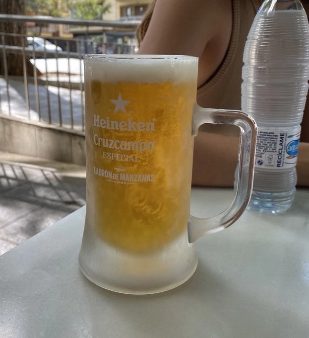 Consumo de cerveza en imagen tomada de redes sociales.