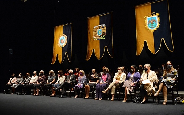 79 universitarias fueron distinguidas hoy con el Reconocimiento Sor Juana Inés de la Cruz. Foto DGCS UNAM